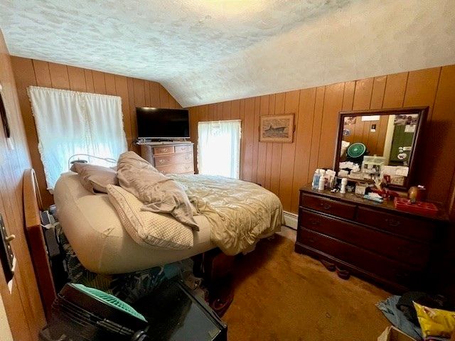 32 Woodstock St, Fall River, MA 02724