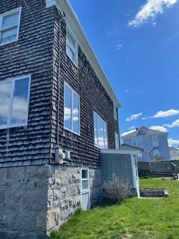 32 Woodstock St, Fall River, MA 02724