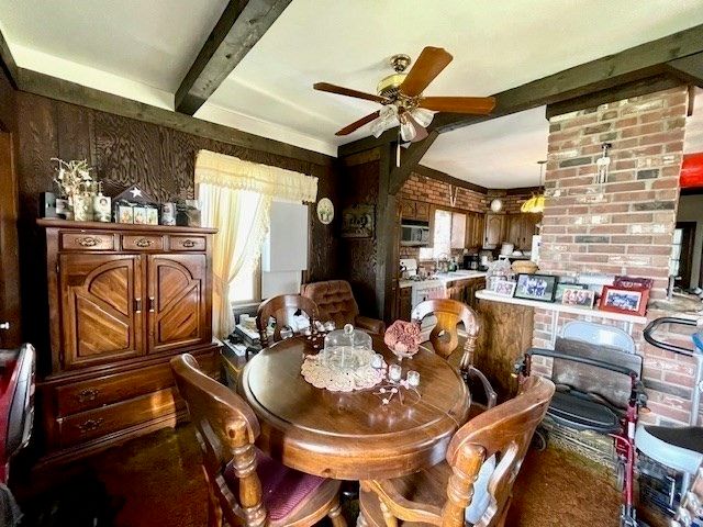 32 Woodstock St, Fall River, MA 02724