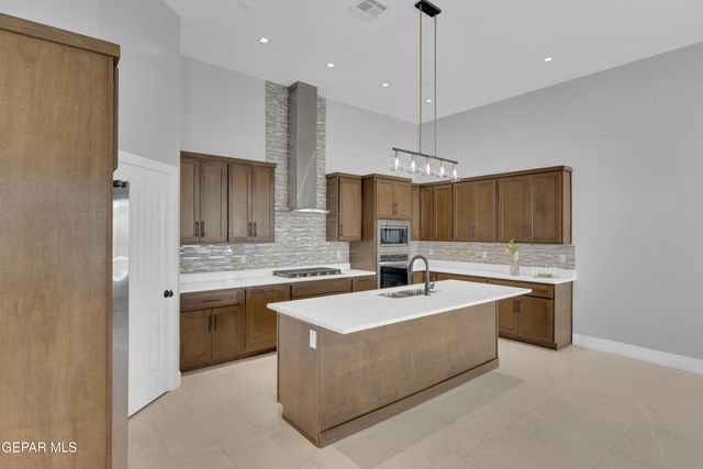 7549 Enchanted Park Drive, El Paso, TX 79911