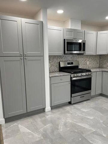 179 Ruskindale Rd 1, Boston, MA 02136