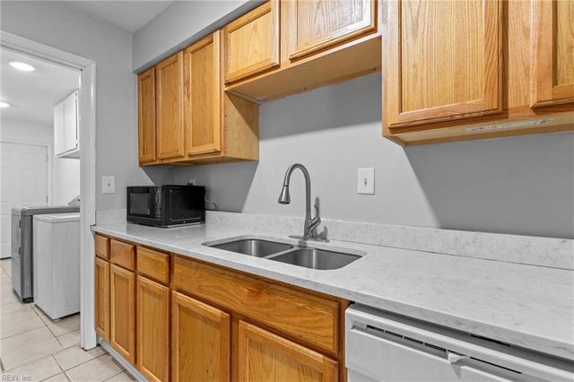 6048 Brookwood Dr Apt A, Suffolk, VA 23435