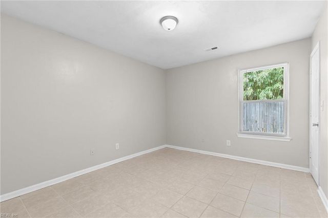 6048 Brookwood Dr Apt A, Suffolk, VA 23435