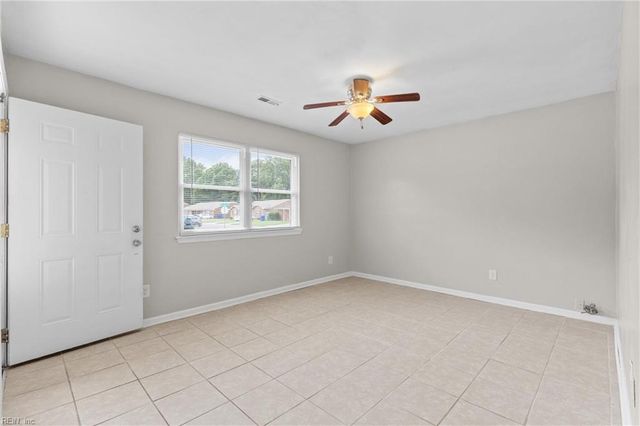 6048 Brookwood Dr Apt A, Suffolk, VA 23435