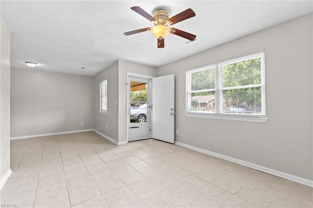 6048 Brookwood Dr Apt A, Suffolk, VA 23435