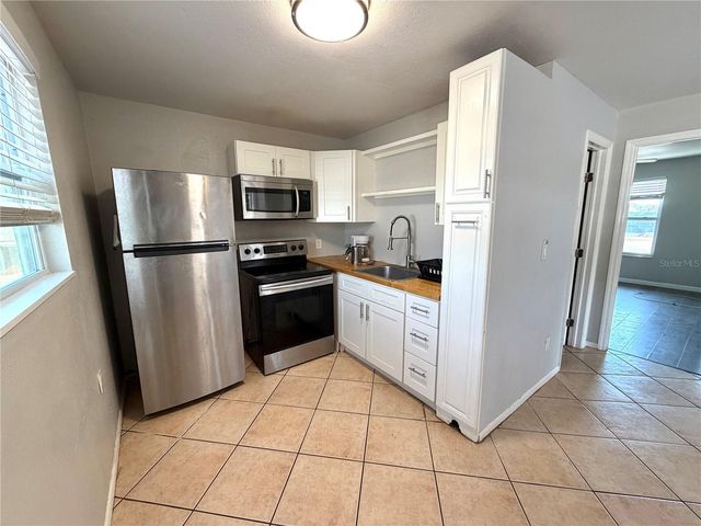 999 DR MARTIN LUTHER KING JR STREET S 4, St Petersburg, FL 33705