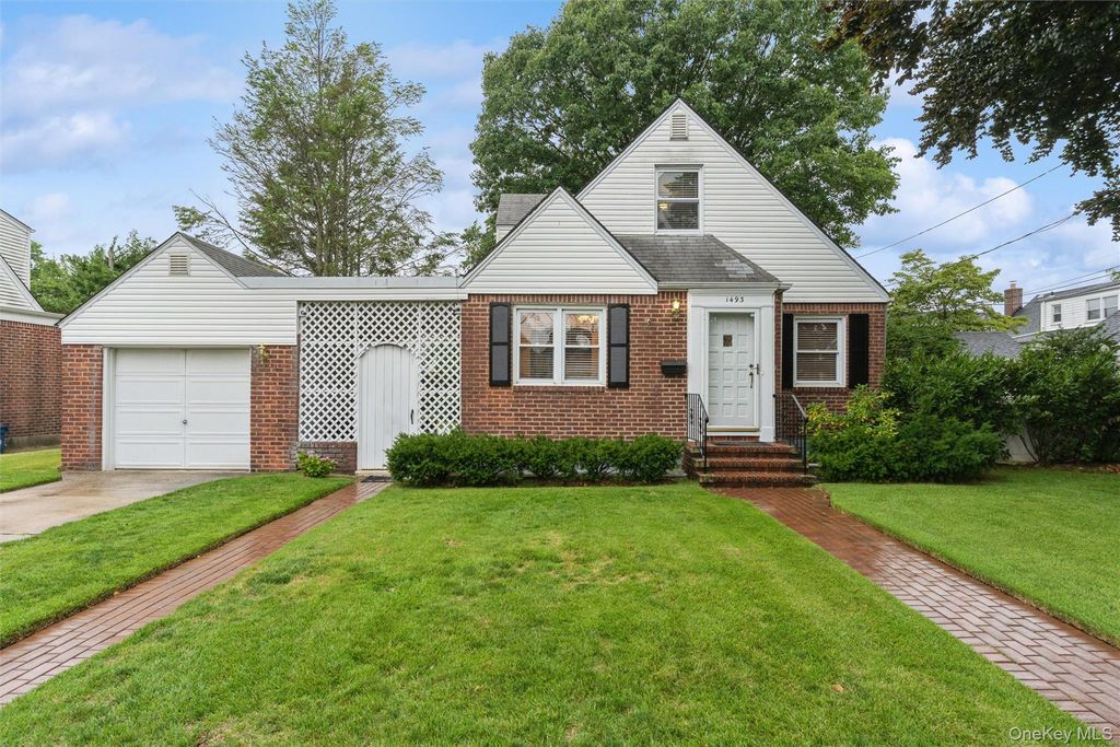 1493 New Hyde Park Drive, New Hyde Park, NY 11040