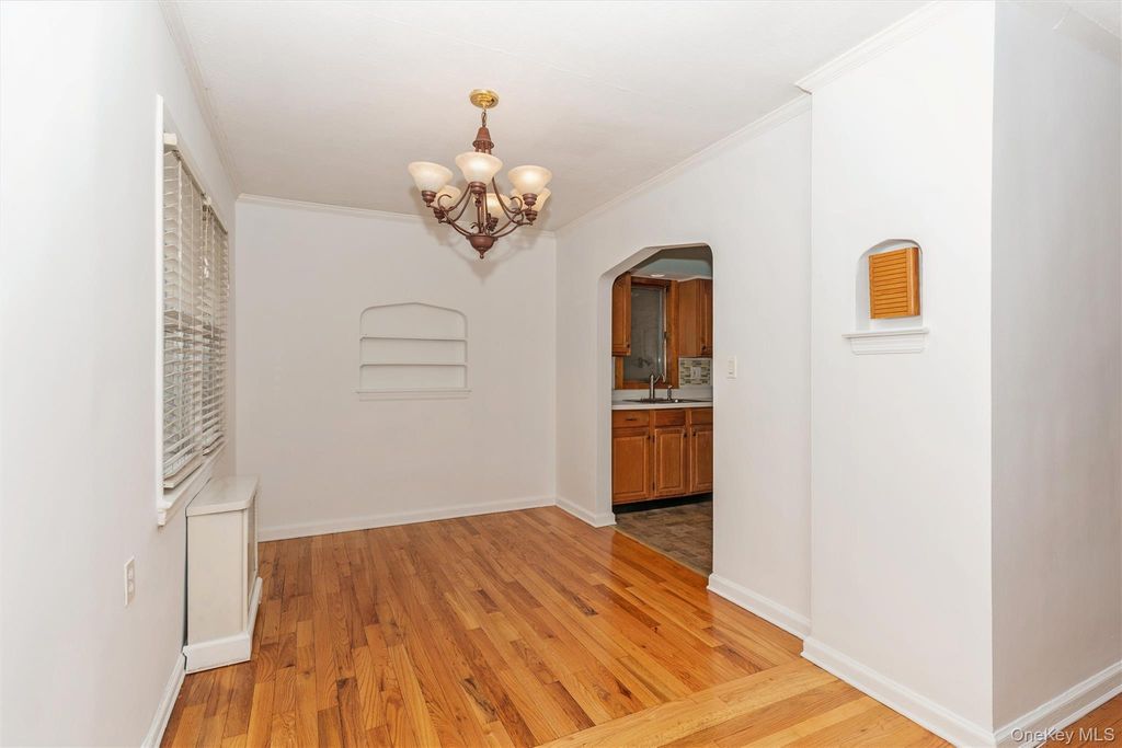 1493 New Hyde Park Drive, New Hyde Park, NY 11040 — photo 5
