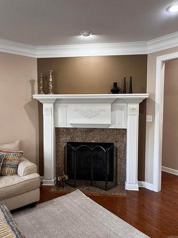 7361 W Ridge Circle, Sherwood, AR 72120