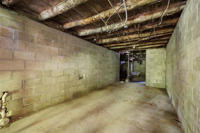 533 Scituate Avenue, Cranston, RI 02920