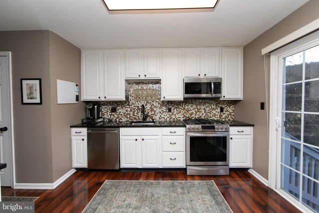 4605 GRENWICH LN, Mount Laurel, NJ 08054