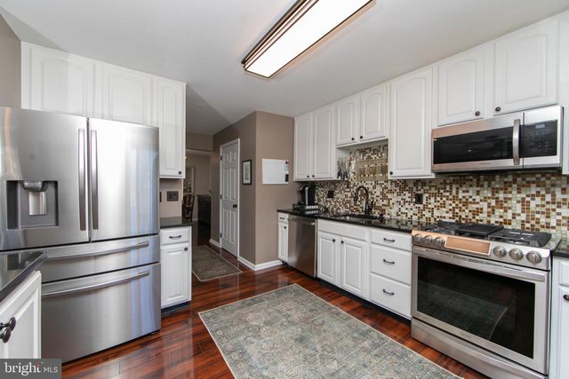 4605 GRENWICH LN, Mount Laurel, NJ 08054