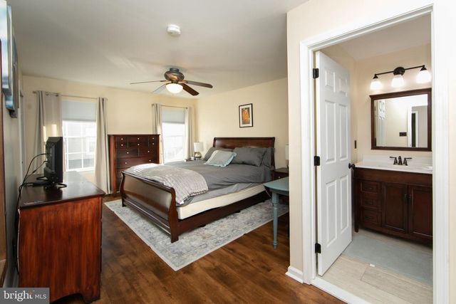 4605 GRENWICH LN, Mount Laurel, NJ 08054