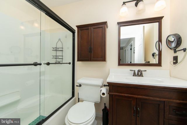 4605 GRENWICH LN, Mount Laurel, NJ 08054