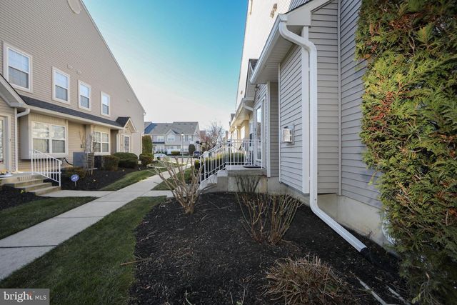 4605 GRENWICH LN, Mount Laurel, NJ 08054