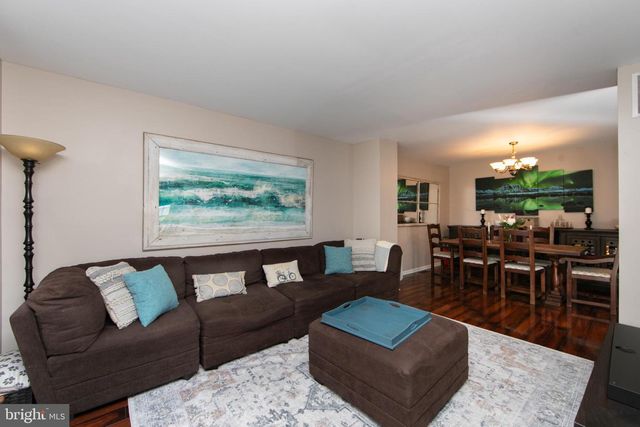 4605 GRENWICH LN, Mount Laurel, NJ 08054