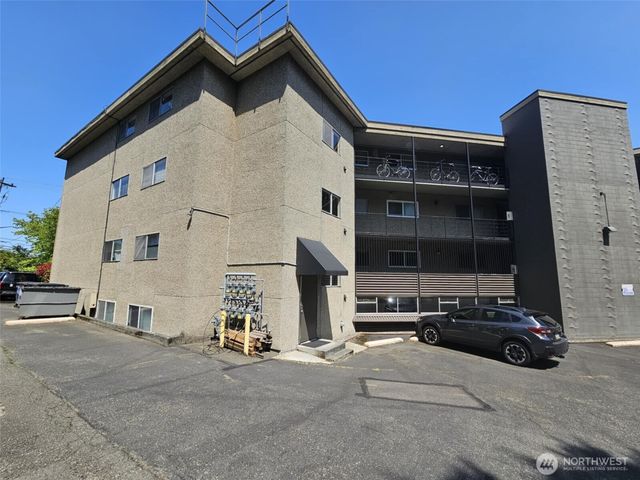 4051 Gilman Avenue W, Seattle, WA 98199