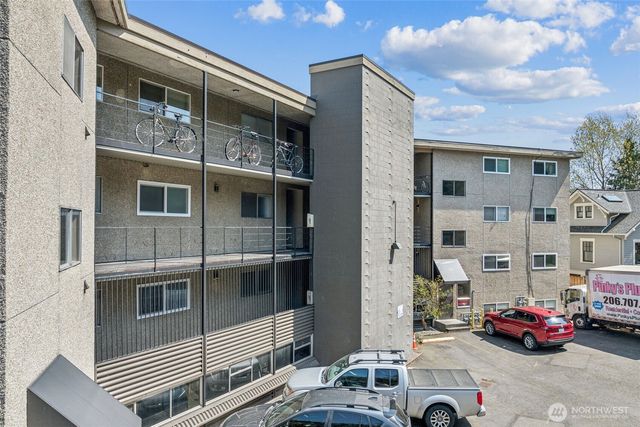 4051 Gilman Avenue W, Seattle, WA 98199