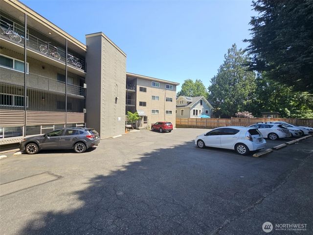4051 Gilman Avenue W, Seattle, WA 98199