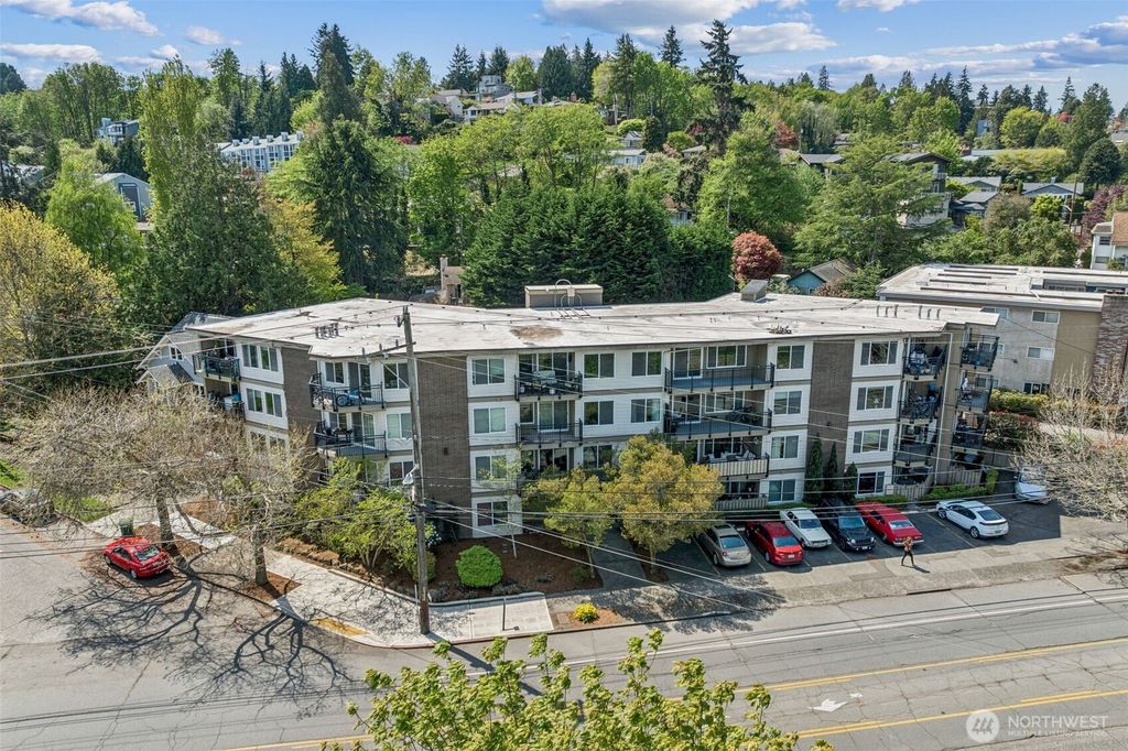 4051 Gilman Avenue W, Seattle, WA 98199