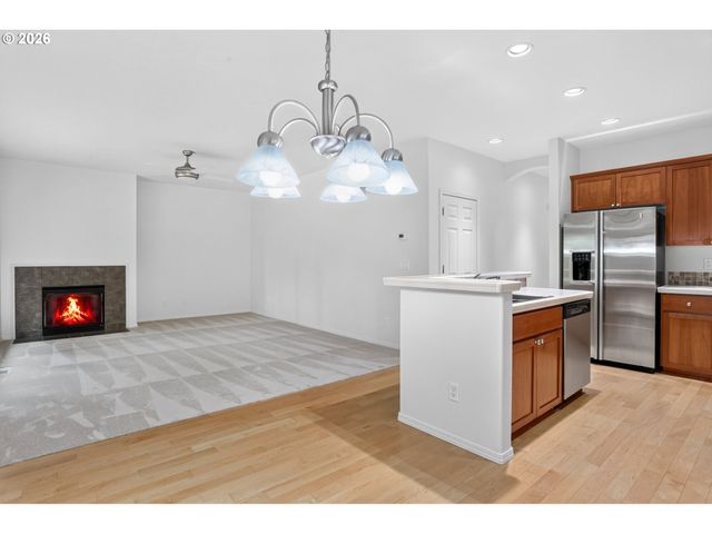 1026 Se ROUNDELAY St, Hillsboro, OR 97123