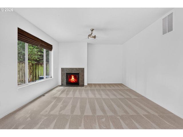 1026 Se ROUNDELAY St, Hillsboro, OR 97123