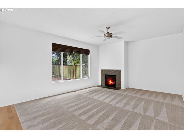 1026 Se ROUNDELAY St, Hillsboro, OR 97123