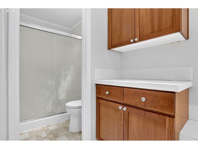 1026 Se ROUNDELAY St, Hillsboro, OR 97123