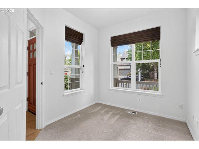 1026 Se ROUNDELAY St, Hillsboro, OR 97123