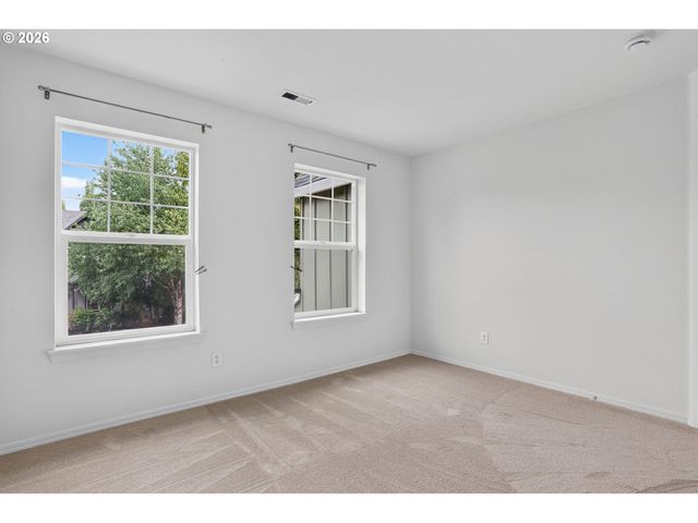 1026 Se ROUNDELAY St, Hillsboro, OR 97123