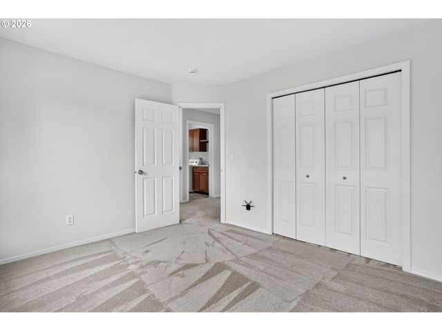 1026 Se ROUNDELAY St, Hillsboro, OR 97123
