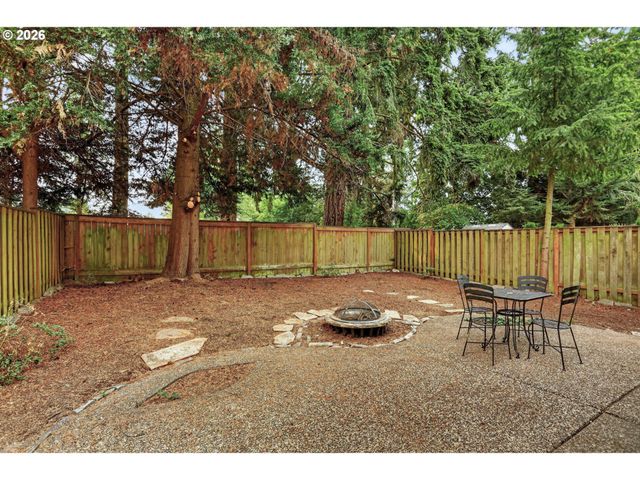 1026 Se ROUNDELAY St, Hillsboro, OR 97123