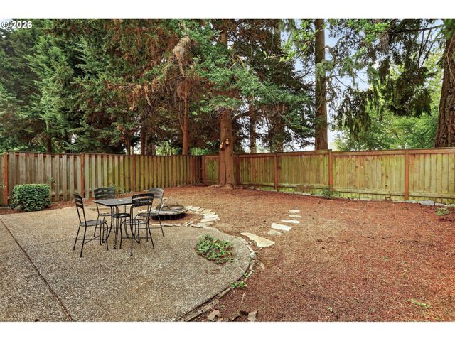 1026 Se ROUNDELAY St, Hillsboro, OR 97123