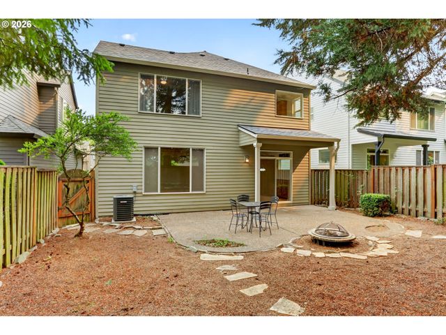 1026 Se ROUNDELAY St, Hillsboro, OR 97123