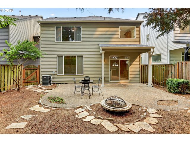 1026 Se ROUNDELAY St, Hillsboro, OR 97123