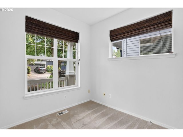 1026 Se ROUNDELAY St, Hillsboro, OR 97123
