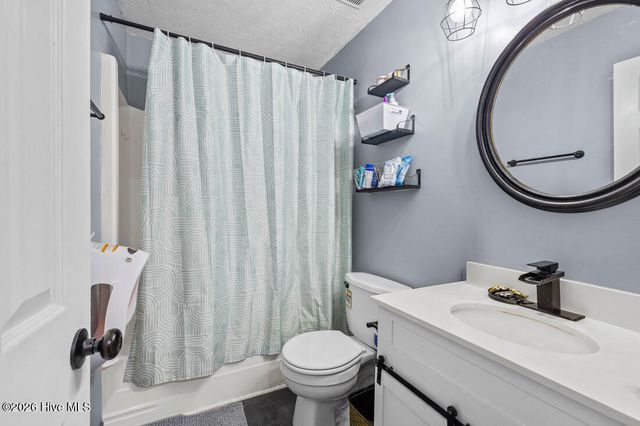 900 Dandridge Drive, Fayetteville, NC 28303