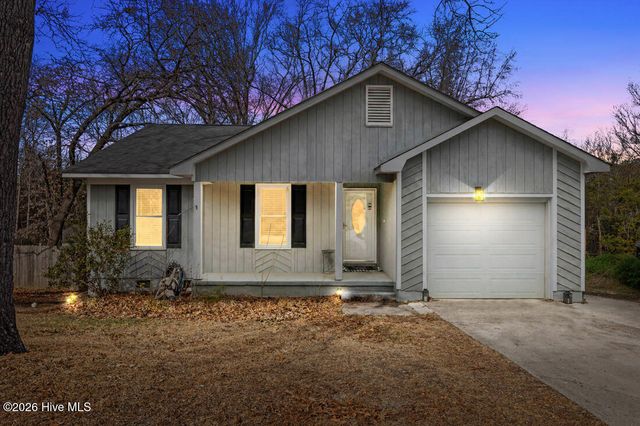 900 Dandridge Drive, Fayetteville, NC 28303