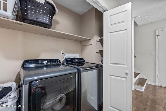 900 Dandridge Drive, Fayetteville, NC 28303