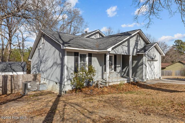 900 Dandridge Drive, Fayetteville, NC 28303