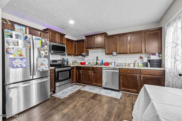 900 Dandridge Drive, Fayetteville, NC 28303