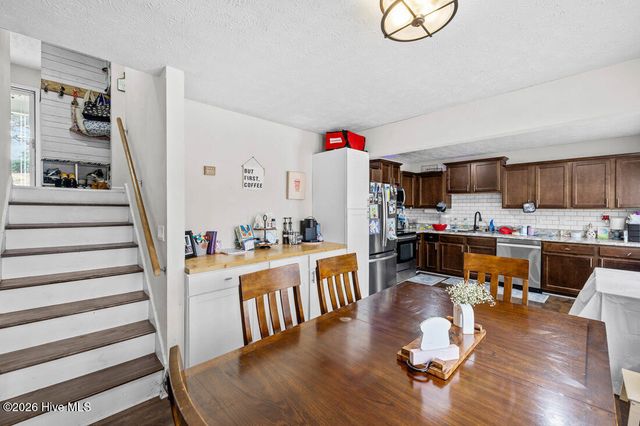 900 Dandridge Drive, Fayetteville, NC 28303