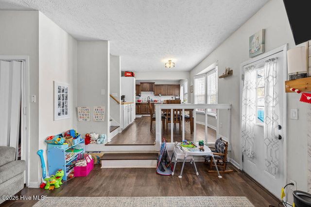 900 Dandridge Drive, Fayetteville, NC 28303