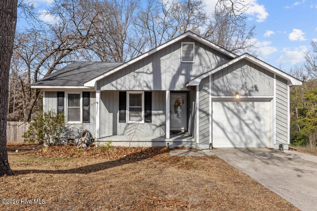 900 Dandridge Drive, Fayetteville, NC 28303