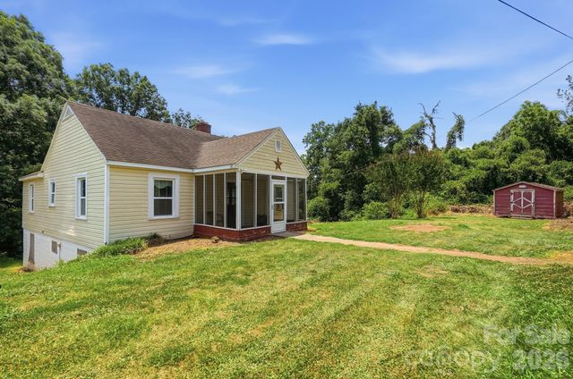 121 Piedmont Drive, Lawndale, NC 28090