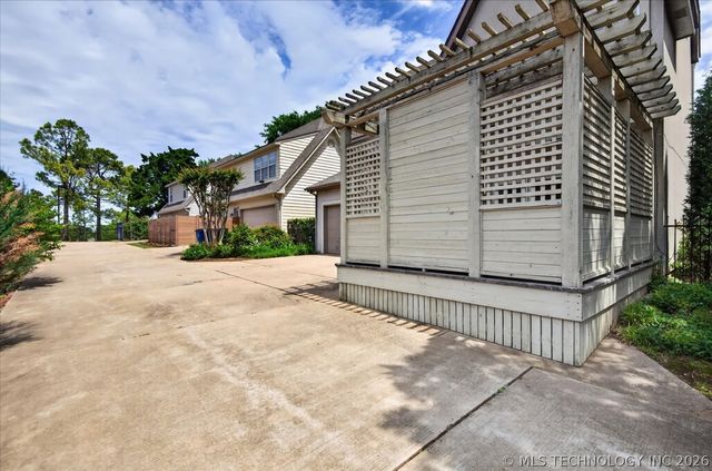 1442 S Newport Avenue, Tulsa, OK 74120