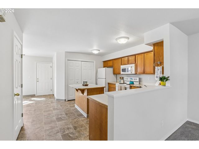 5906 Ne 35TH Cir, Vancouver, WA 98661