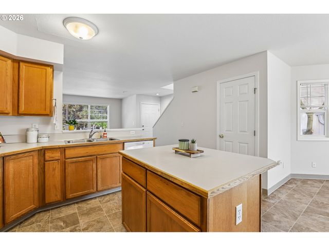 5906 Ne 35TH Cir, Vancouver, WA 98661