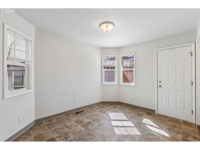 5906 Ne 35TH Cir, Vancouver, WA 98661
