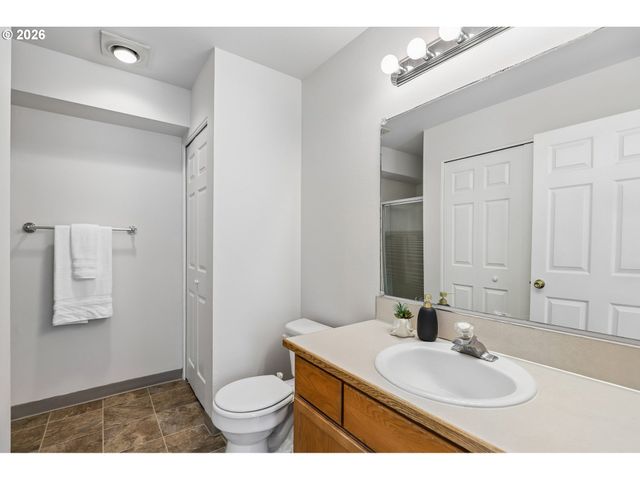 5906 Ne 35TH Cir, Vancouver, WA 98661